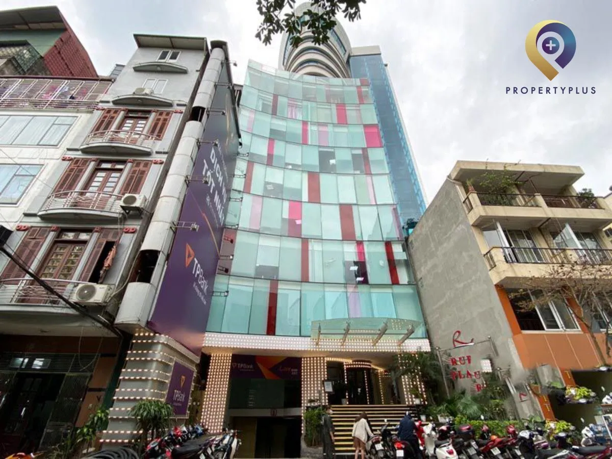 Toàn cảnh mặt ngoài tòa nhà Ruby Plaza tại quận Hai Bà Trưng, Hà Nội.